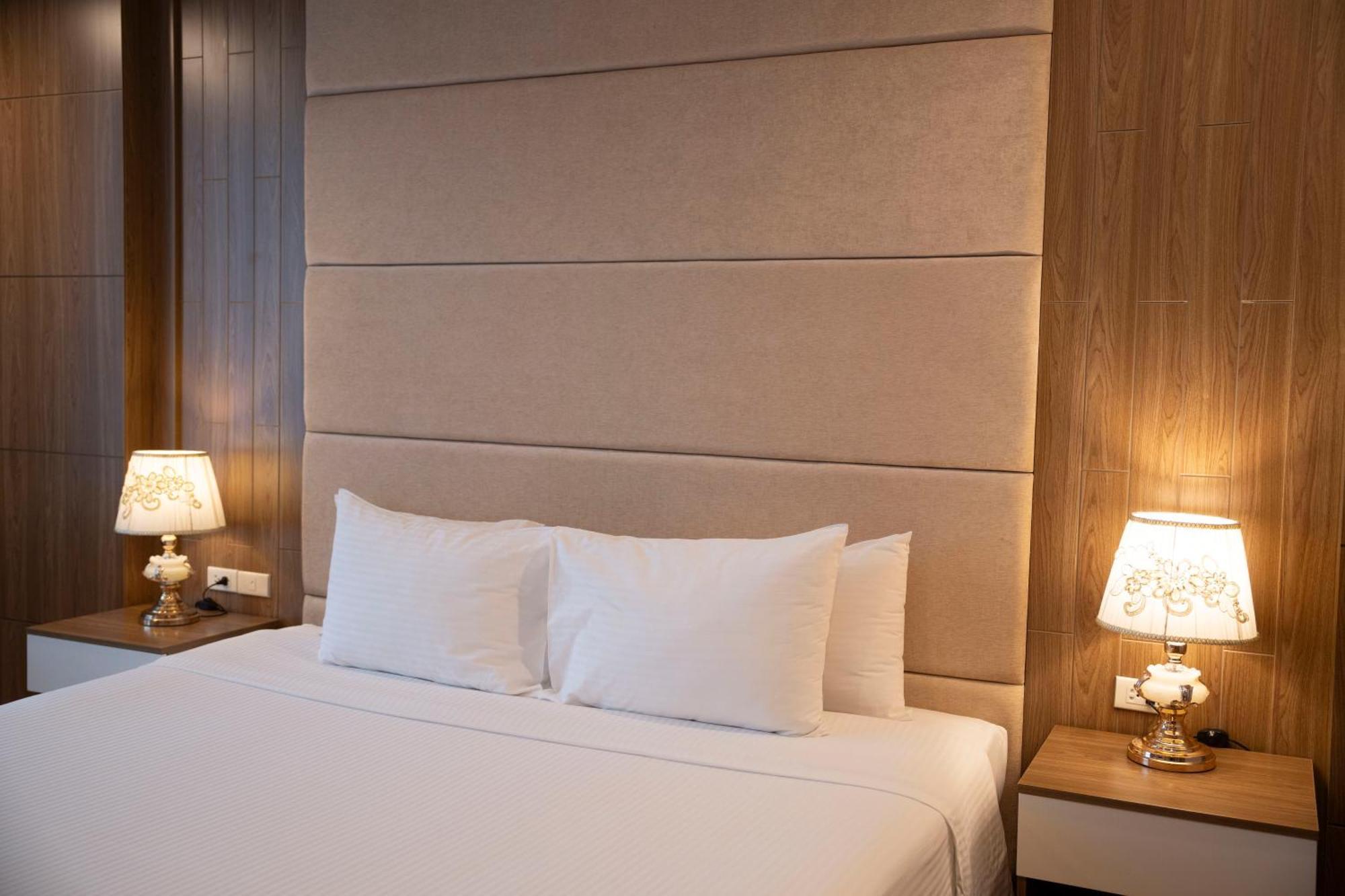 Muong Thanh Grand Hanoi Hotel Esterno foto